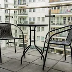 Old Town - 57m2, Balcony - By Rentujemy شقة