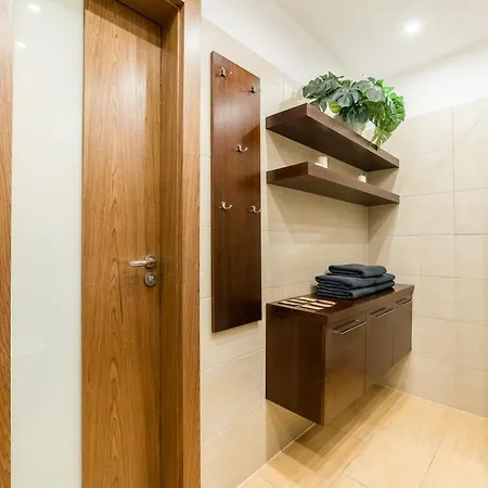 Apartmán Old Town - 57m2, Balcony - By Rentujemy Poznaň
