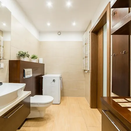 Old Town - 57m2, Balcony - By Rentujemy Апартаменты