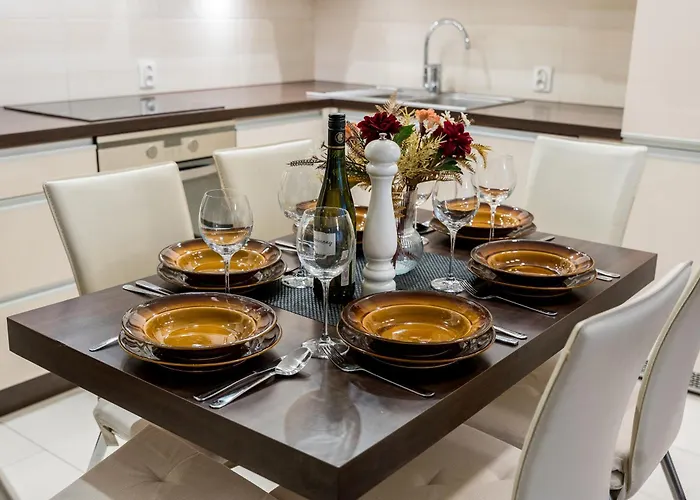 Old Town - 57m2, Balcony - By Rentujemy Апартаменты Познань