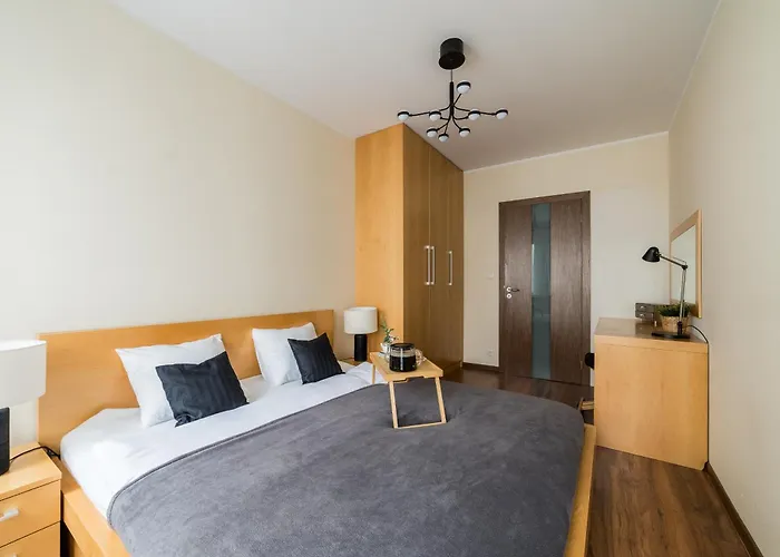 Old Town - 57m2, Balcony - By Rentujemy Познань