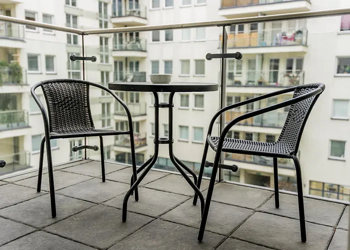 Old Town - 57m2, Balcony - By Rentujemy Апартаменты